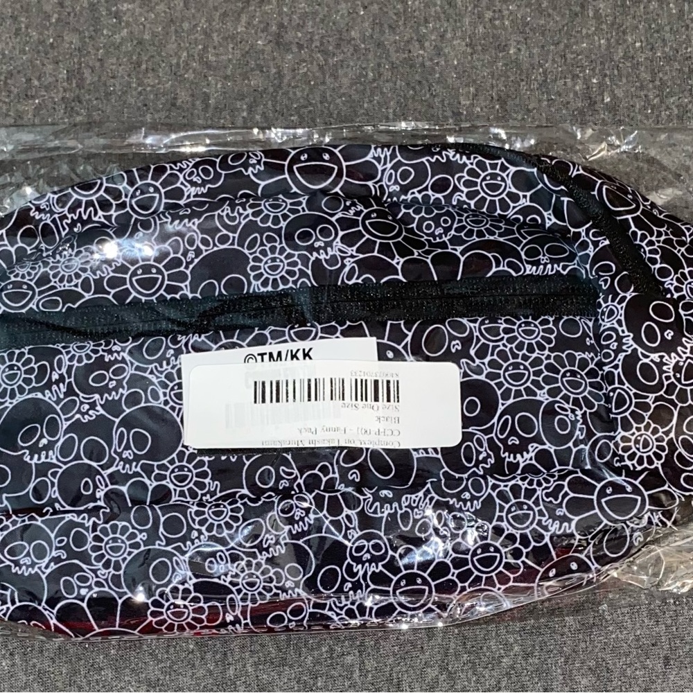 *NWT* Takashi Murakami X ComplexCon Skulls & Flowers Fanny Pack